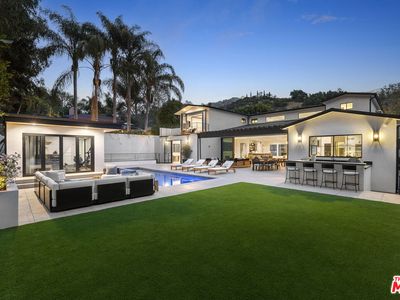 1949 Coldwater Canyon Dr, Beverly Hills, CA, 90210
