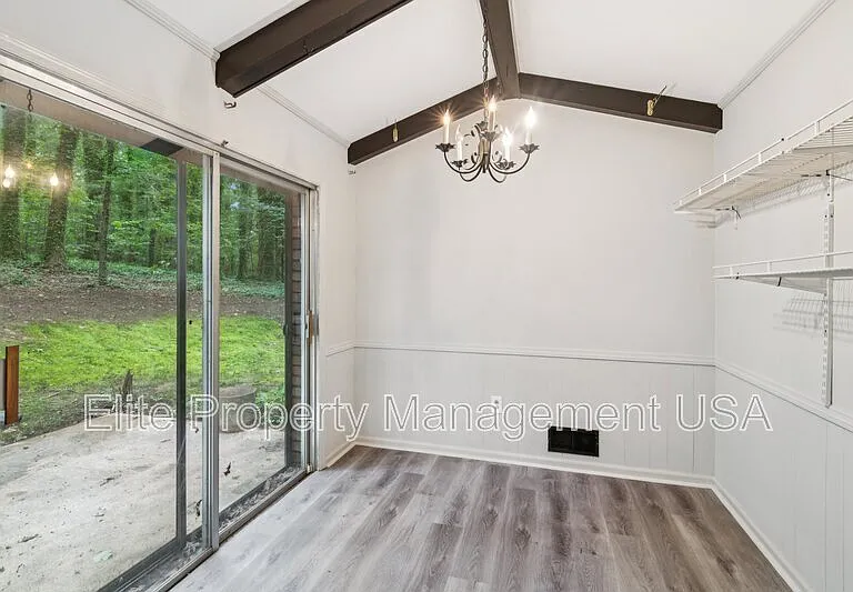 2600 Lantern Ln — Photo 8