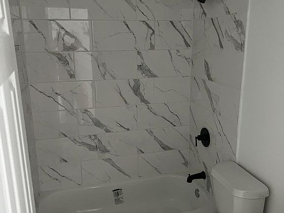 5th image of 603 Magnolia St