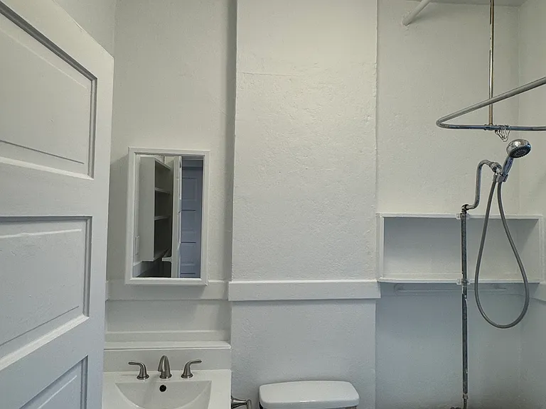 1014 E Terrace St #D — Photo 8