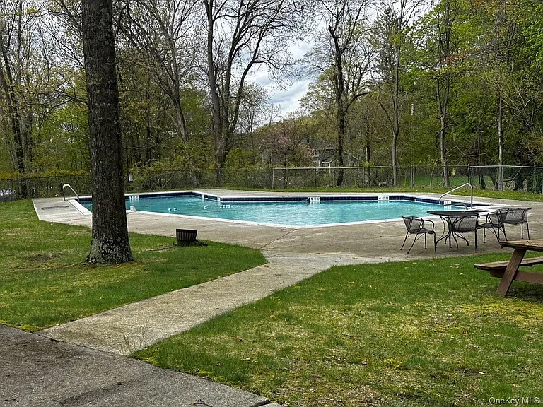 110 Drew Ln — Photo 19