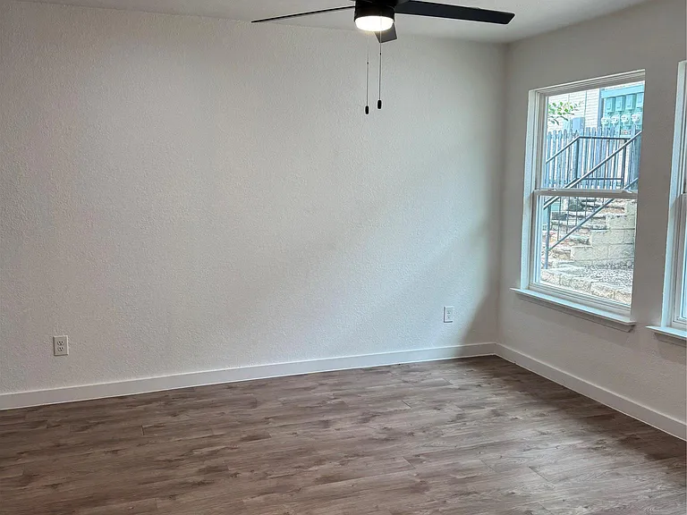 2124 Burton Dr #133 — Photo 6