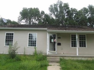 218 Halstead St, Waterloo, IA 50703