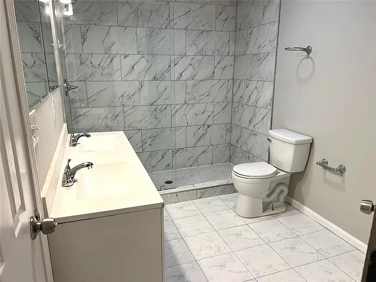 566 Rockwell St SW — Photo 18