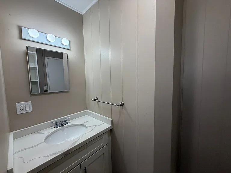 733 Coolidge St — Photo 13