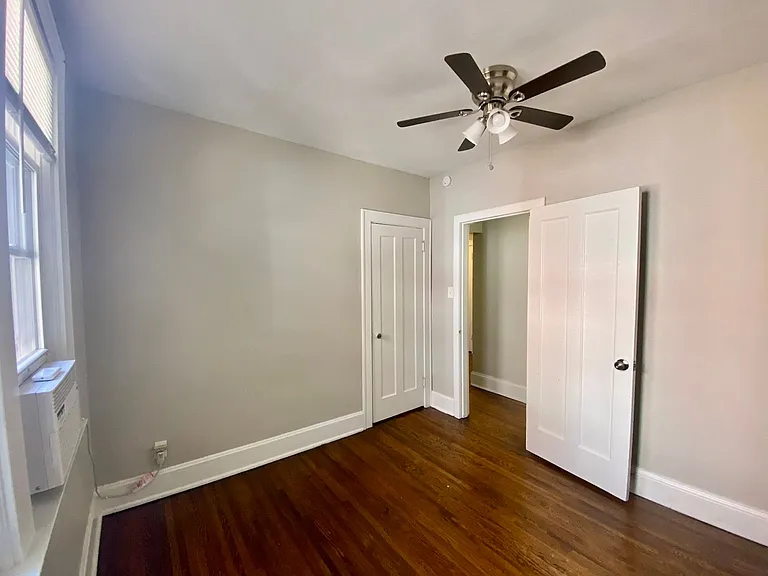 1029 Dana Apts — Photo 18