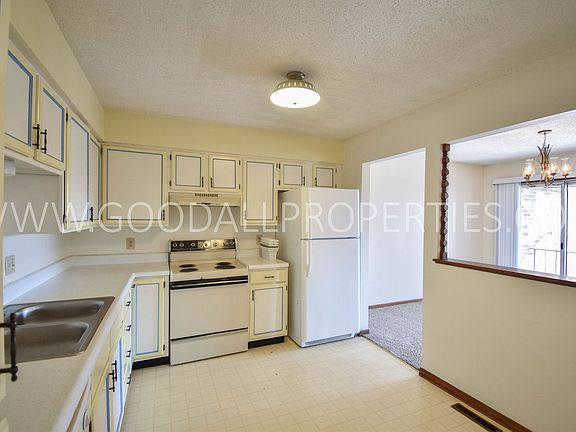 4th image of 4765 Woodland Ave Unit 4