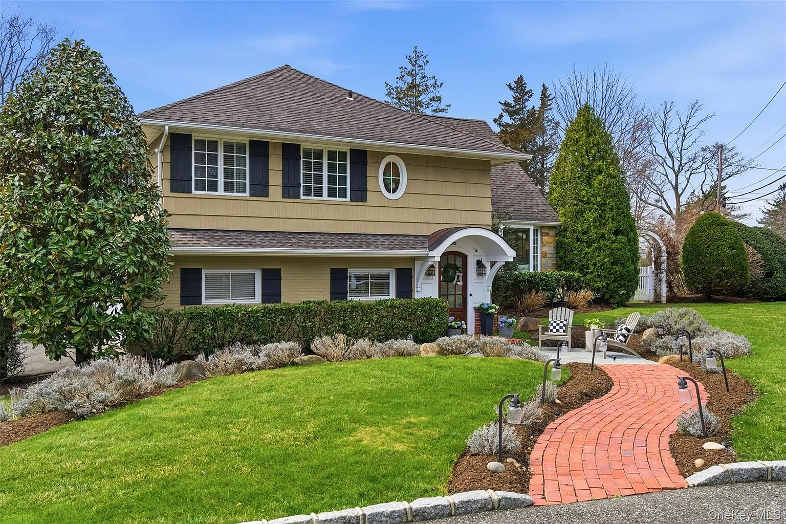 36 Bay Drive E photo 1