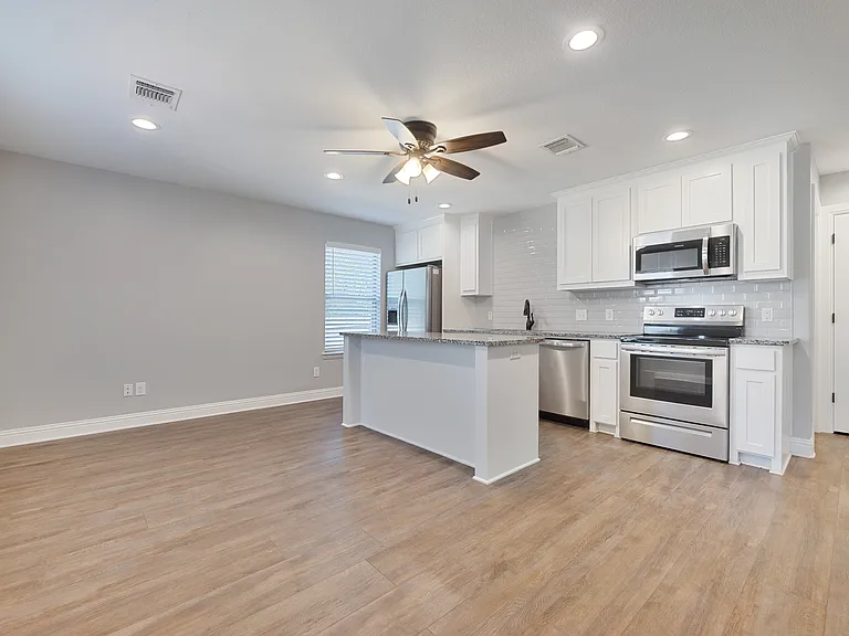 1713 Bronco Rd — Photo 1
