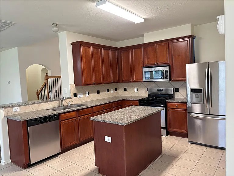 21223 Colton Cove Dr — Photo 24