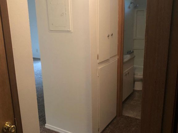 5th image of 301 Lee St SW APT 4