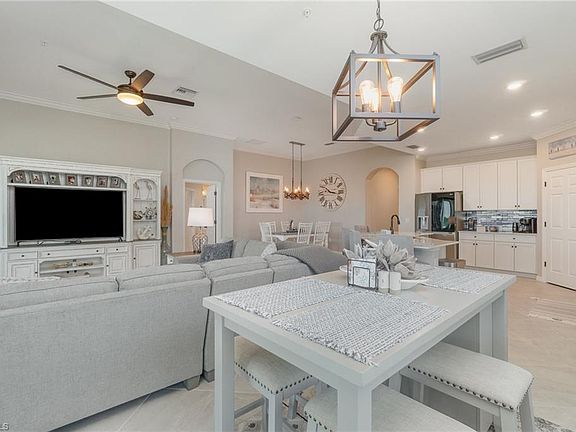 4th image of 10540 Casella WAY #201