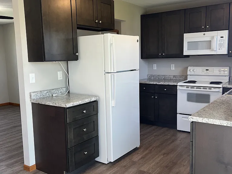 208 S Cleveland Ave — Photo 4