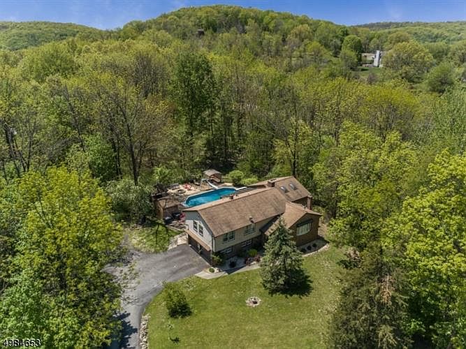 1st image of 12 Lounsberry Hollow Rd