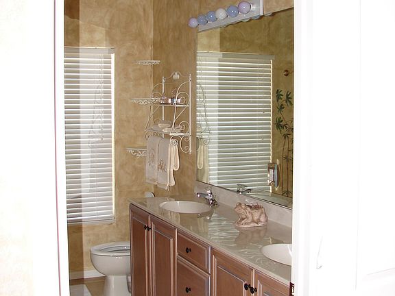 5th image of 10821 Sea Coral Ct