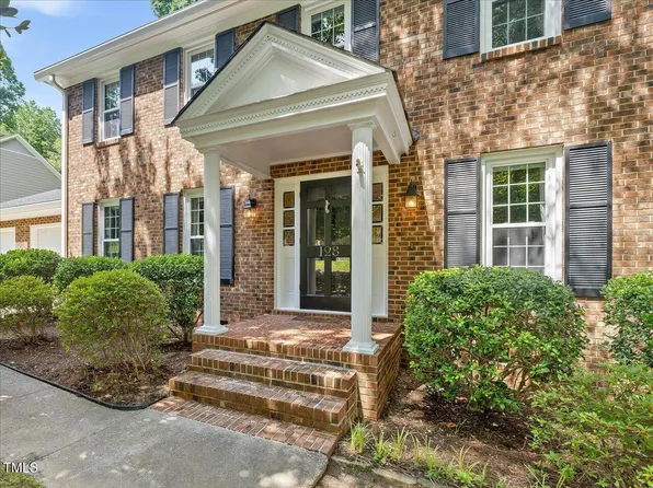 128 Castlewood Dr, Cary, NC 27511