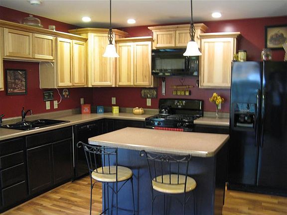 2nd image of 482 NW Beechwood Dr