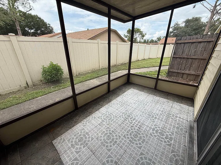 1043 Spring Meadow Dr #1043 — Photo 11