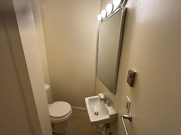 5th image of 247 Main St #306