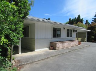 212 W Main St, Rogue River, OR 97537