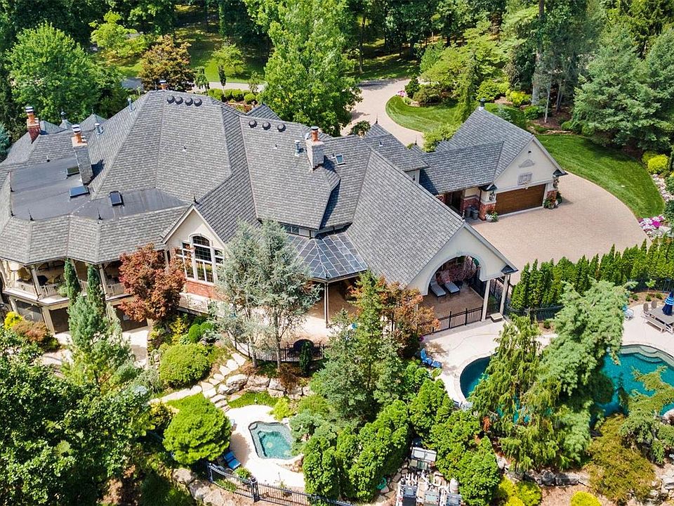 1st image of 7 Twin Springs Ln