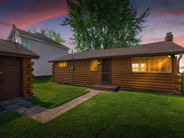 7925 N Shore Trl N, Forest Lake, MN 55025