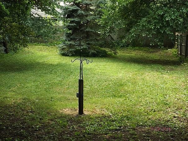 Huge, fully-fenced yard