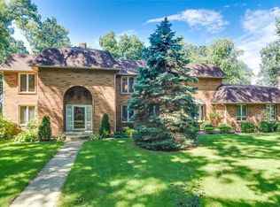 51199 Deer Path Dr, Granger, IN 46530