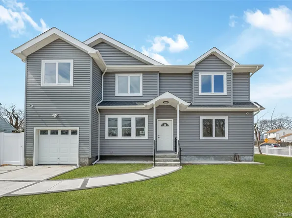 1078 Woodfield Road, Rockville Centre, NY 11570