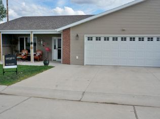 85 Ogden Ln, Lincoln, ND 58504
