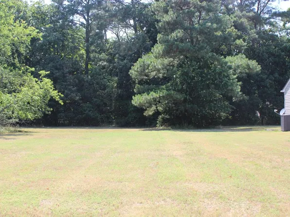 4 Jolly Rodger Dr, Greenbackville, VA 23356