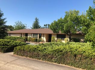 3131 Panorama Dr, Redding, CA 96003