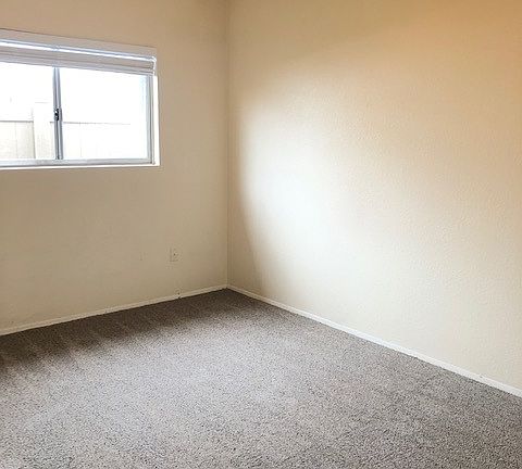 2nd image of 313 E 17th Pl APT H