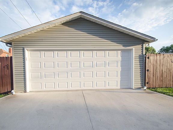 2nd image of 2505 21st Ave