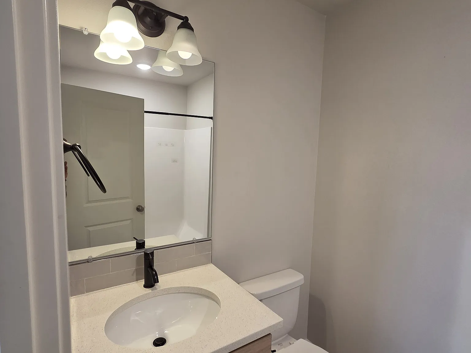 3 bed, 2.5 bath, 1340 sqft, $2,400 — Photo 2