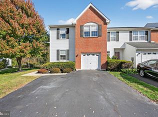 172 Hampshire Dr, Sellersville, PA 18960