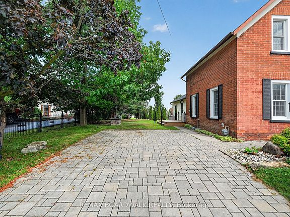 2nd image of 17 Francis St