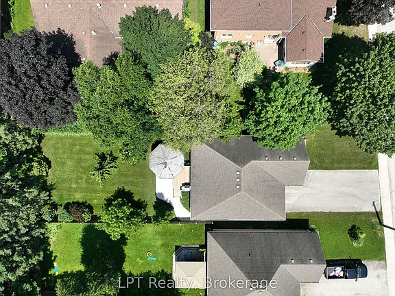 3rd image of 152 Kincardine St N
