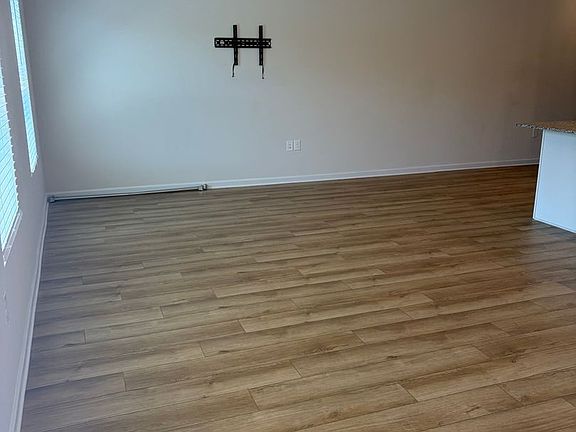 5th image of 1173 Westhampton Way