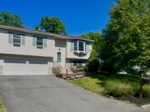 310 Aristotle Drive, Maybrook, NY 12543