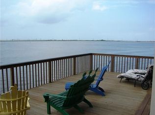 1550 Windsong Way, Tiki Island, TX 77554