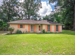 19665 N White Oak Dr, New Caney, TX 77357