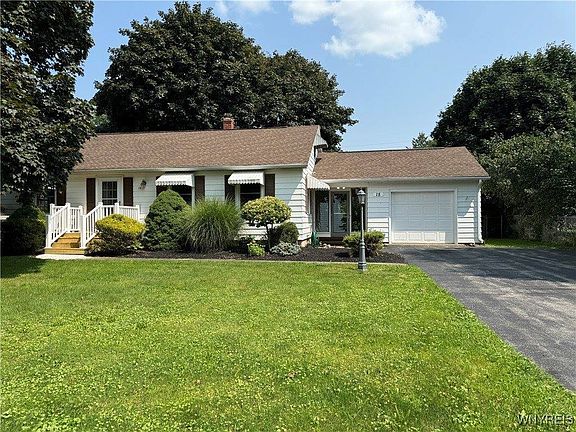 2nd image of 15 Farwell Dr