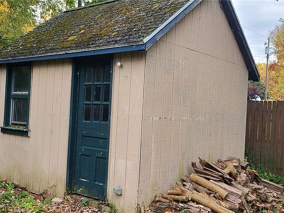 5th image of 1535 Yale Ave