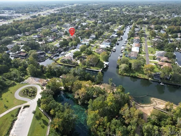 1114 SE 4th Ave, Crystal River, FL 34429
