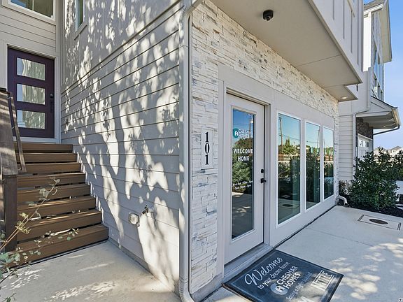 2nd image of 20675 Huebner Rd UNIT 518