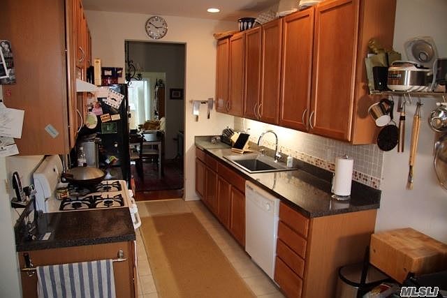 1st image of 195 Kettles Ln
