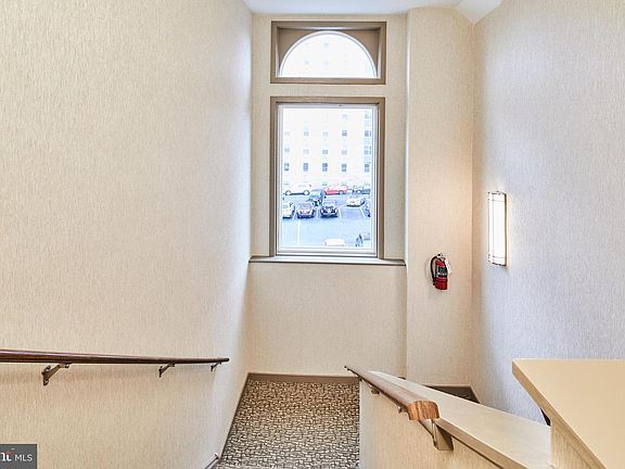 4th image of 1504 N Broom St APT 19