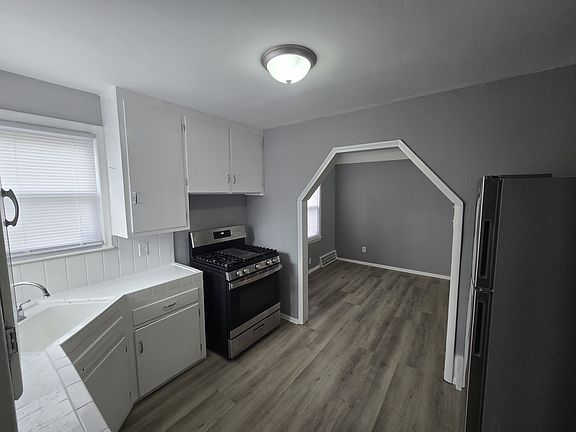 2nd image of 19605 Ryan Rd