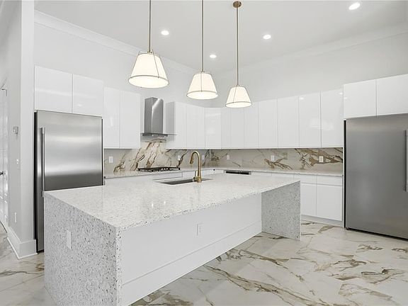 3rd image of 7626 Whitemarsh Way